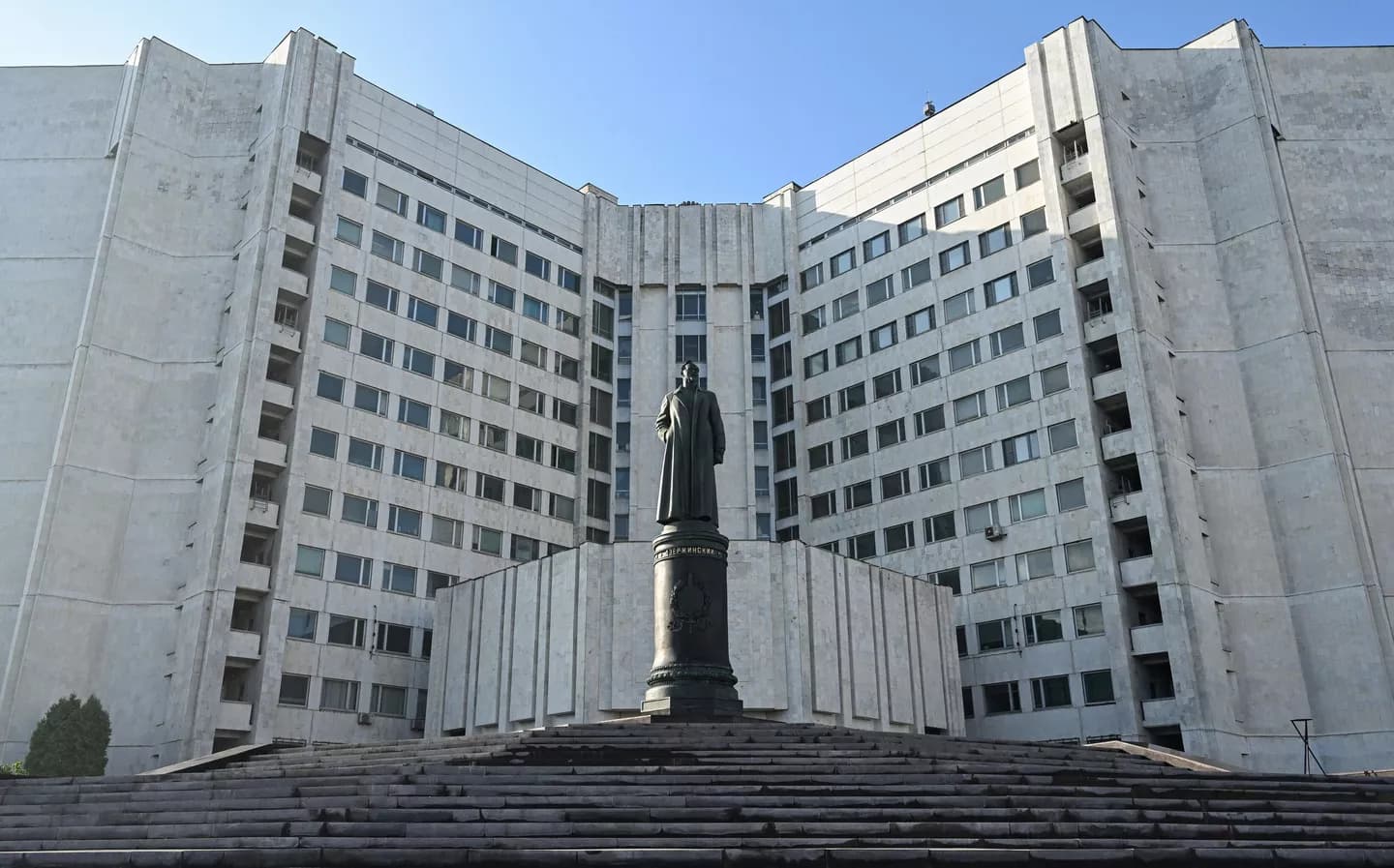 СВР: Српска одбрамбена предузећа испоручују муницију Кијеву упркос проглашеној неутралности
